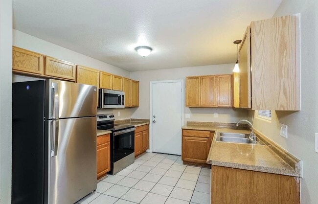 Photo - 2218 W Bowker St