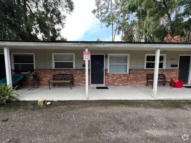 Building Photo - Charming 1 bedroom, 1 bathroom with 600 sq... Rental