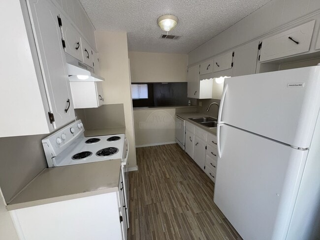 Photo - 1209 Wales Dr Unit 1209 Wales Dr D