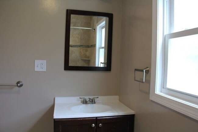 Photo - 124 Emerald St Unit 1
