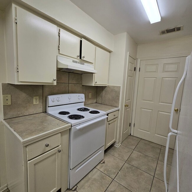 Building Photo - 8556 Leake Ave Unit A