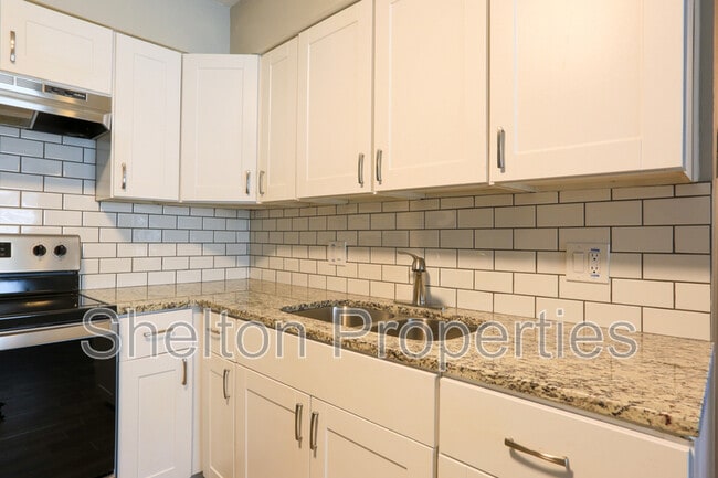 Photo - 1747 E Virginia Ave