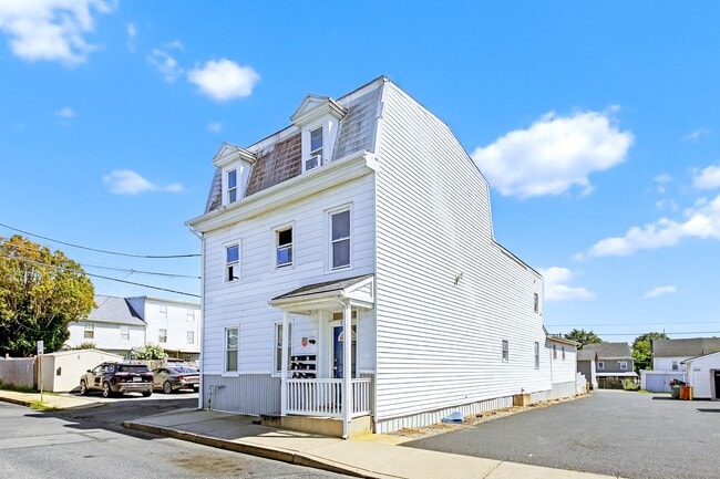 Building Photo - 1216 Brandywine St Unit Apt A