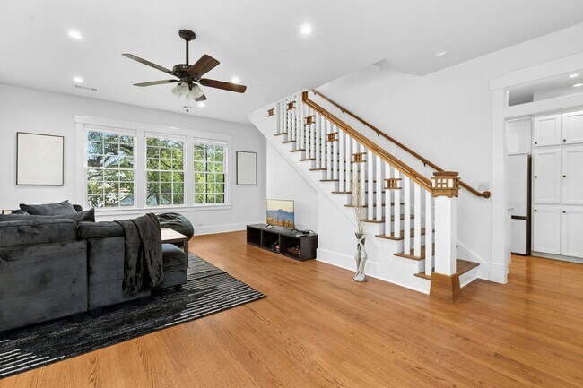 Photo - 1206 W 22 1/2 St