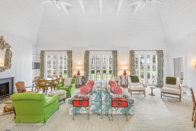 Photo - 171 Wyandanch Ln