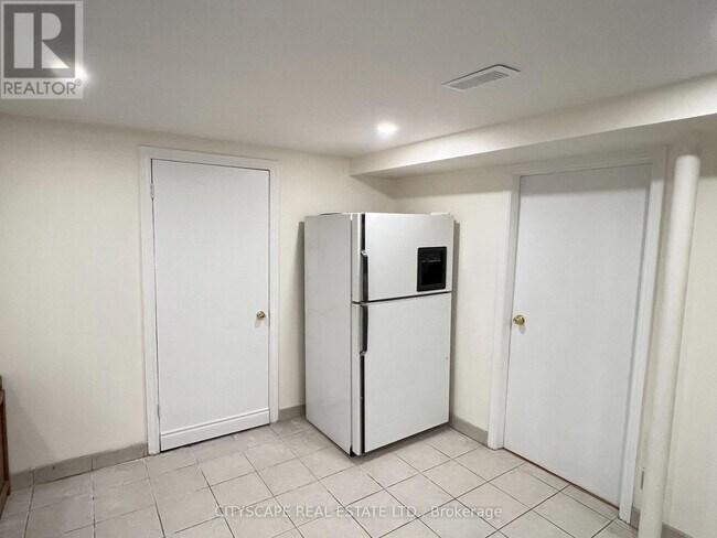 Photo - 4813 Creditview Rd