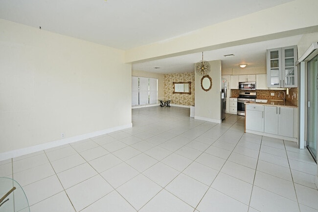 Photo - 1001 SE 5th Ave