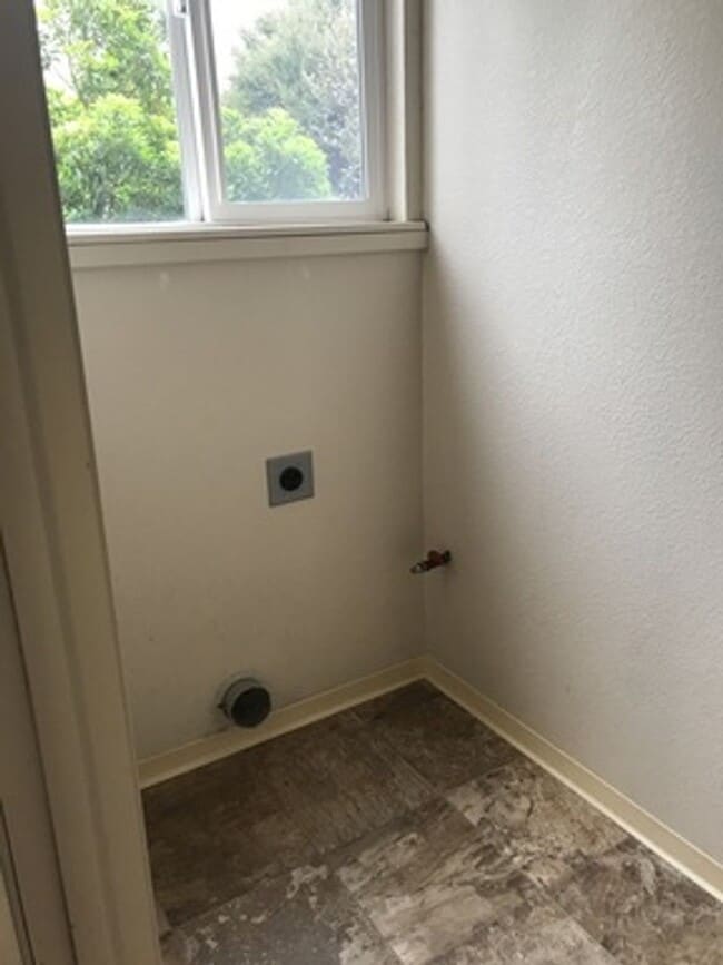 Photo - 1493 Larissa Cir Unit B