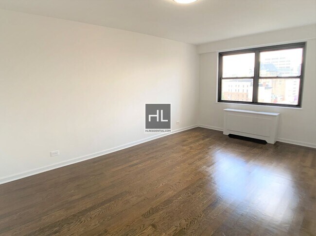 Photo - E 16 ST Unit 7DE