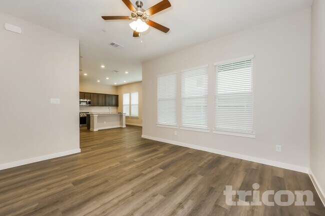 Photo - 1113 Fallgate Dr