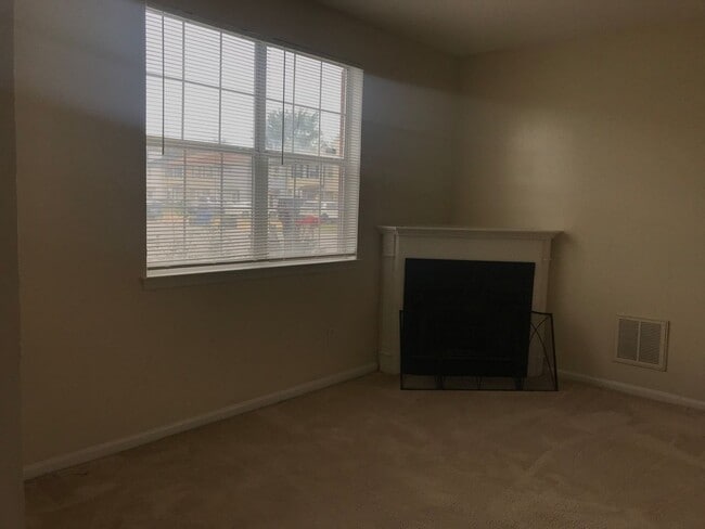 Photo - End Unit Townhouse in Virginia Beach