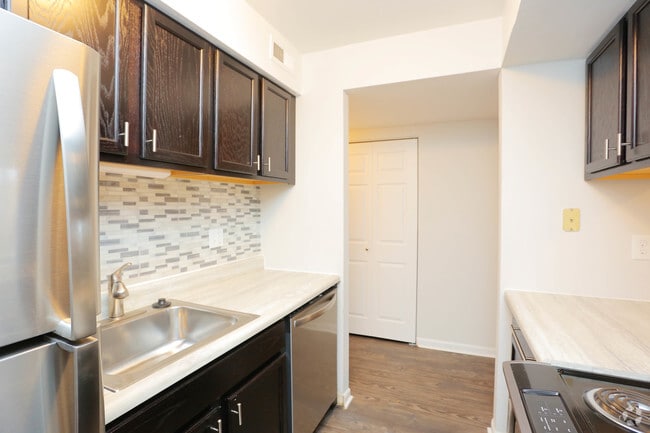 3BR, 3BA - 1,340 SF