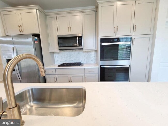 Photo - 22320 Plover St