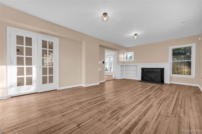 Photo - 16816 Inverness St