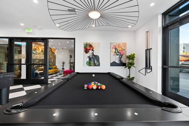 MODERNO Axis Luxury Living