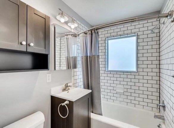 Photo - 1432 Lake St NE Unidad 1432 B