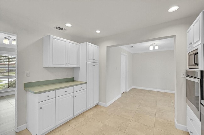 Photo - 211 SE 9th Ct