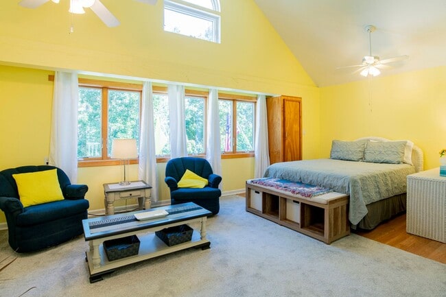 Photo - 9988 Hillview Dr