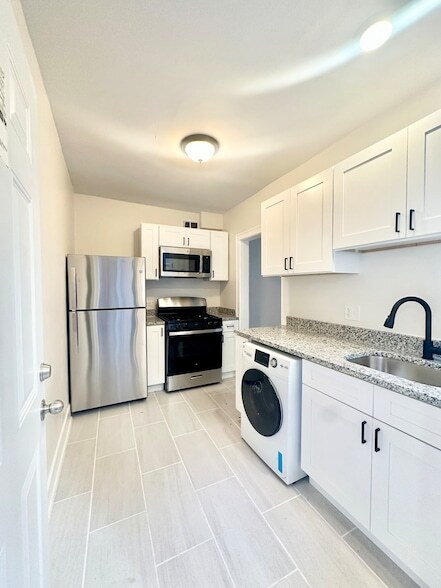 Photo - 1152 N Lawndale Ave Unit 3