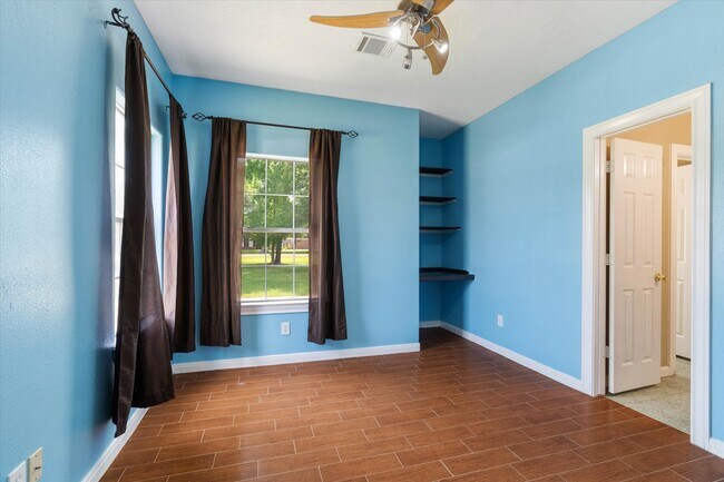 Photo - 232 County Rd 633