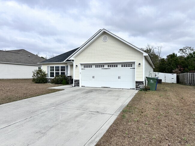 Photo - 131 Regatta Way