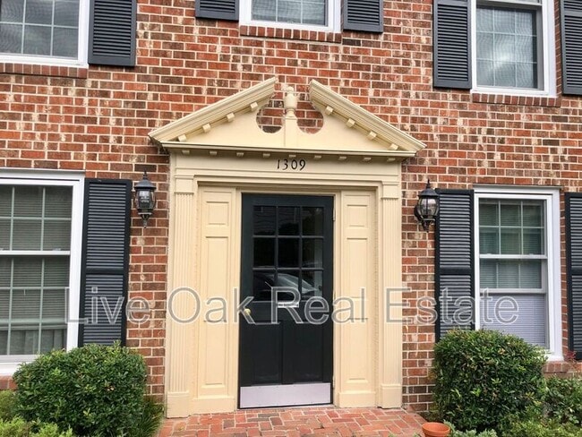 Photo - 1309 Cypress Ave Unit #102