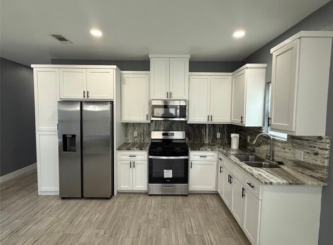 Photo - 9815 Garcroft St