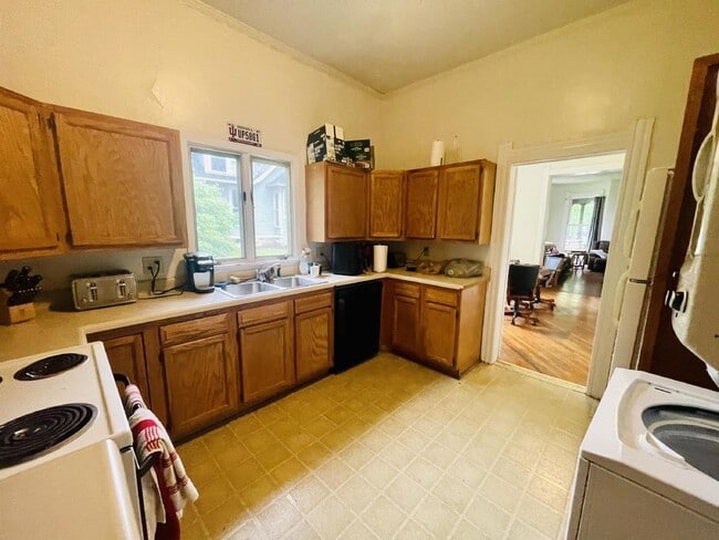 Photo - 317 N Indiana Ave