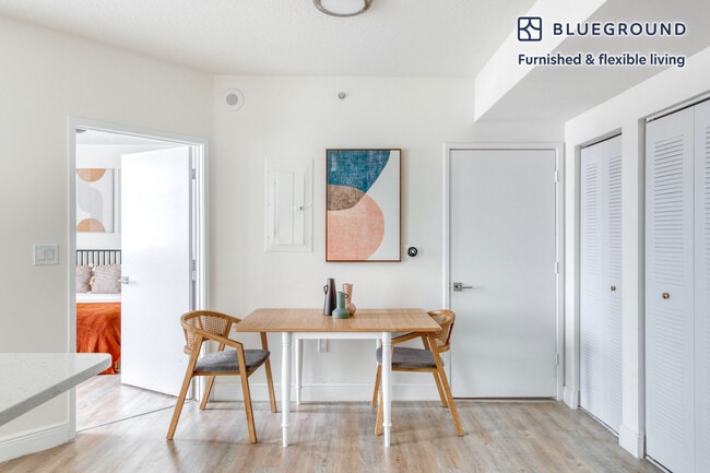 Photo - 110 SW 12th St Unidad FL18-ID69