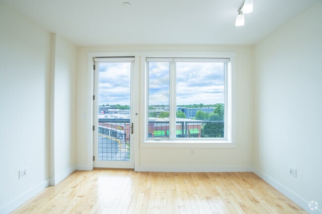 1 BR, 1 BA - Living Room - 560SF
