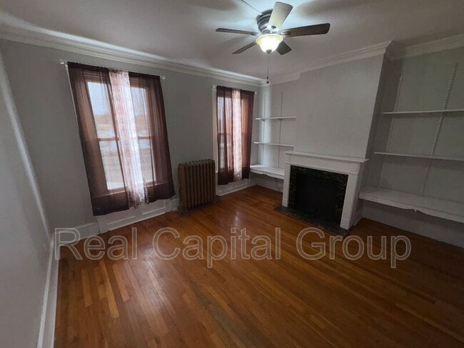 Photo - 1529-1529 Foster Ave