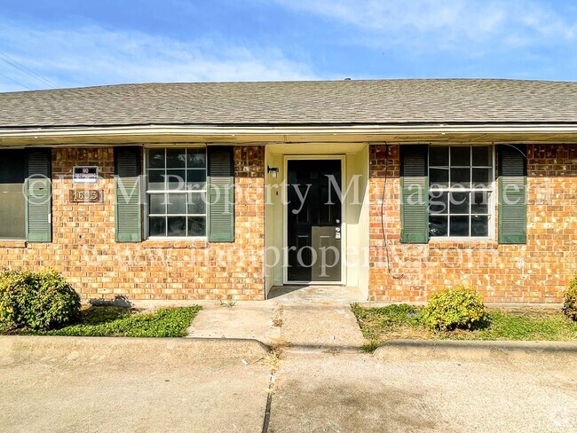 Building Photo - 1603 S Hall St Unit B Rental