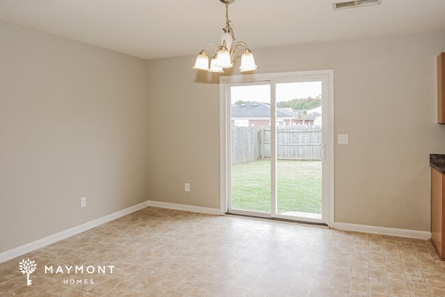 Photo - 124 Vancouver Rd