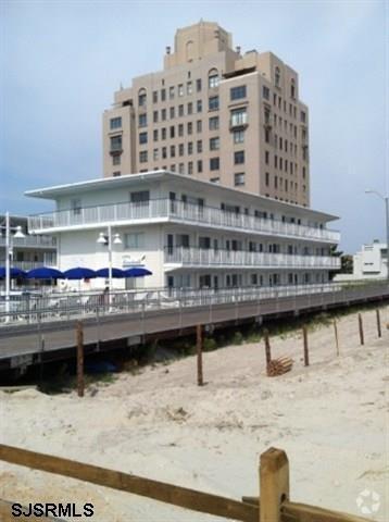 Building Photo - 111 S Dudley Ave Unit 306 Rental