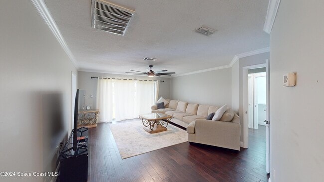 Photo - 216 Country Club Dr