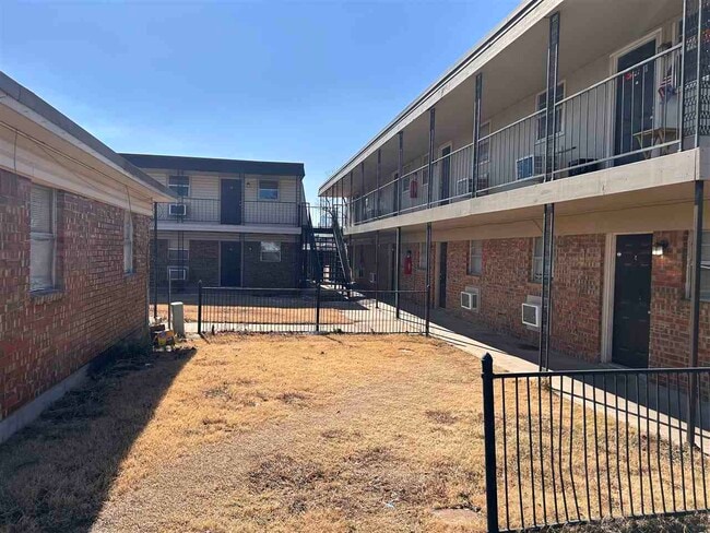 Building Photo - 1314 NW Irwin Ave Unit 5