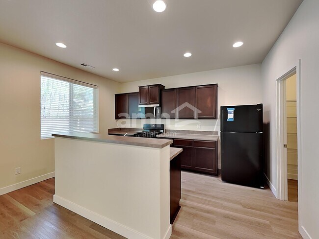 Photo - 1719 Blacktail Ln