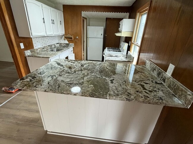 Photo - 30051 Regent Rd