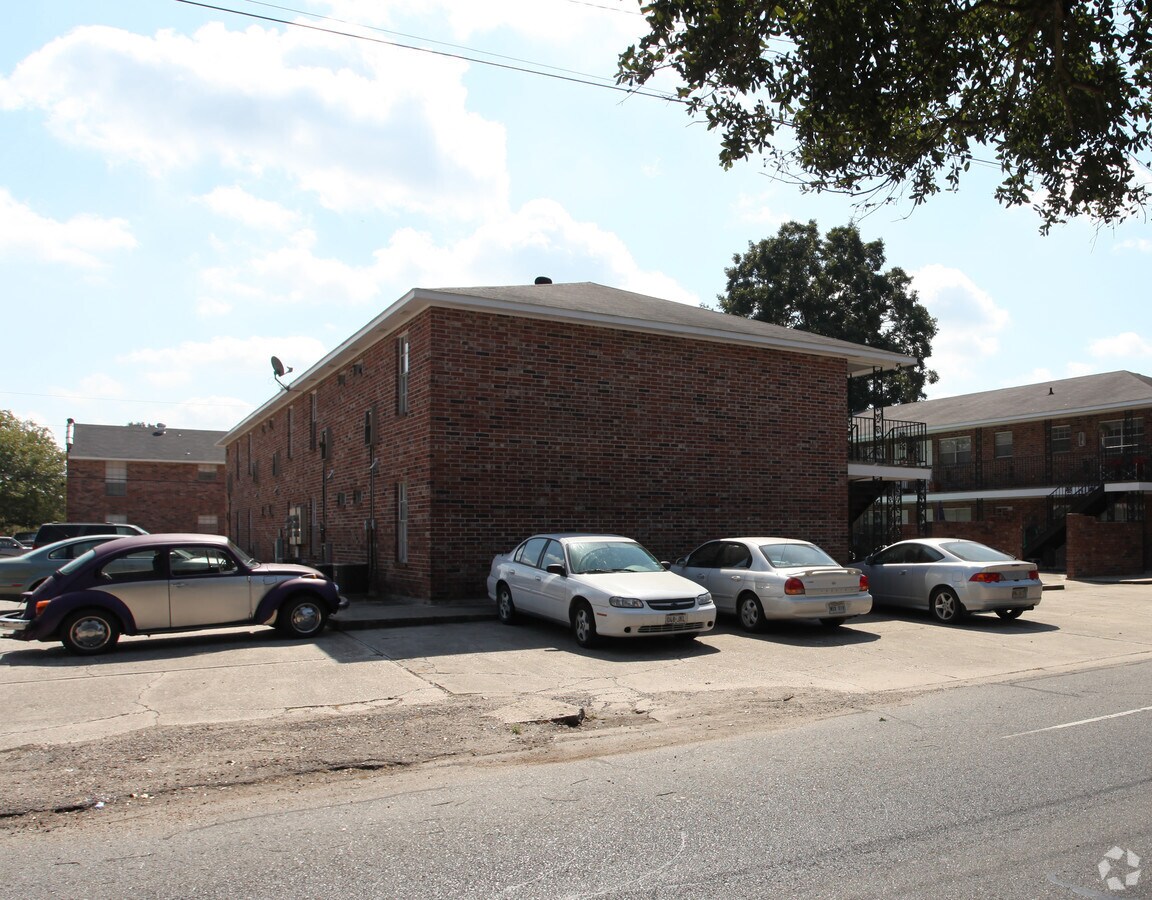 Taylor Apartments - Taylor Apartments