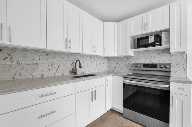Building Photo - 3541 NW 7th Pl