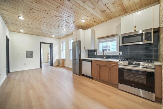 Photo - 370 Liberty Ave