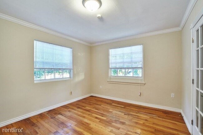 Photo - 2 br, 1 bath House - 571 NE 110th Ter