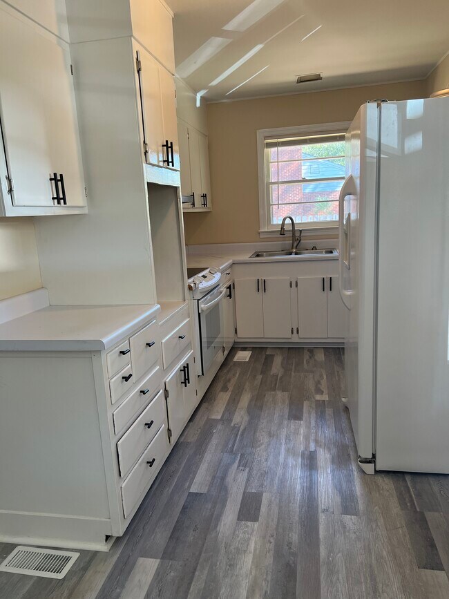 Photo - 703 W 21st St