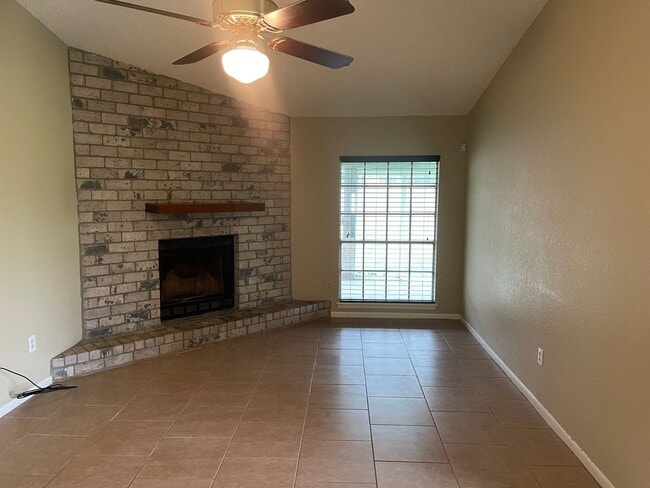 Photo - Great home Located in the hart of Flour Bluff. Walking distance to Flour Bluff schools