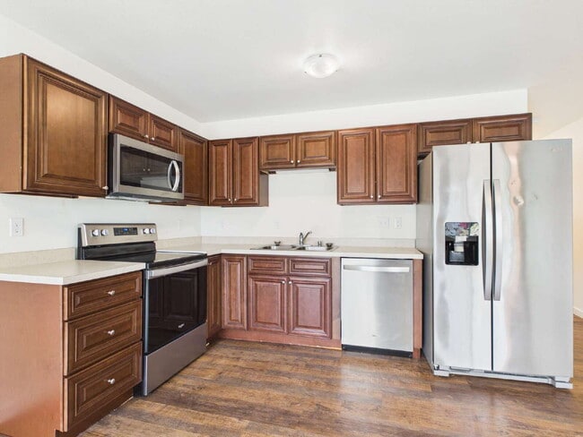 140 SECOND AVE E Unit 4