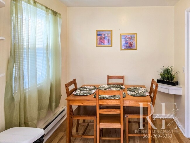 Photo - Furnished Cozy 1-Bd Near PSNS