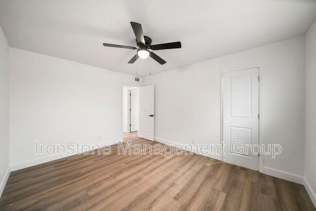 Photo - 4523 E 31st St