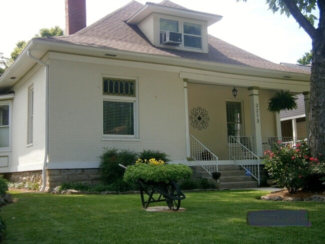 Building Photo - 2213 10th Ave S Rental