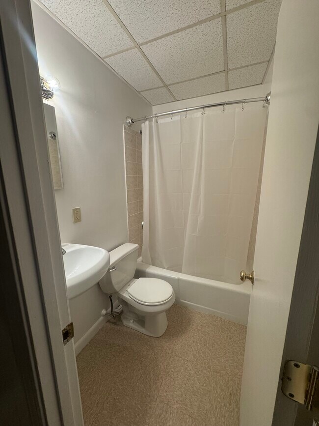 Photo - 274 Newbury St Unidad 1