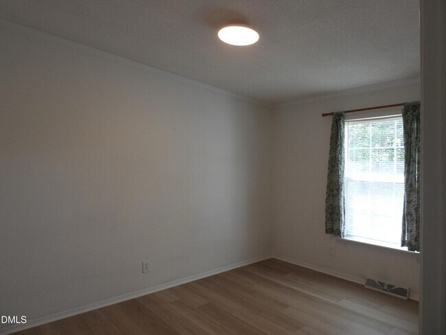 Photo - 560 Water Tower Rd